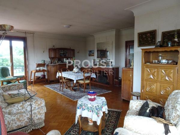 Niort quartier recouvrance maison de 123 m², terrasse, garage et jardin, sous-sol.