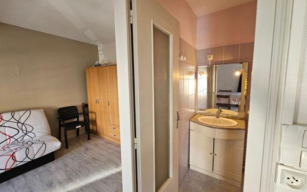 Immeuble à vendre    5 pièces •  Saint-Jean-d'Angély