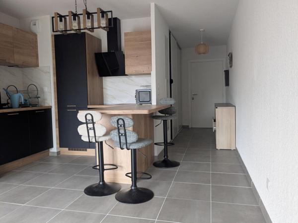 Appartement 2 pièces de 42.9 m2 quasi neuf (6 mois) dans résidence VERT EDEN  quartier Montaudran agrémenté d'une terrasse de 9 m2.