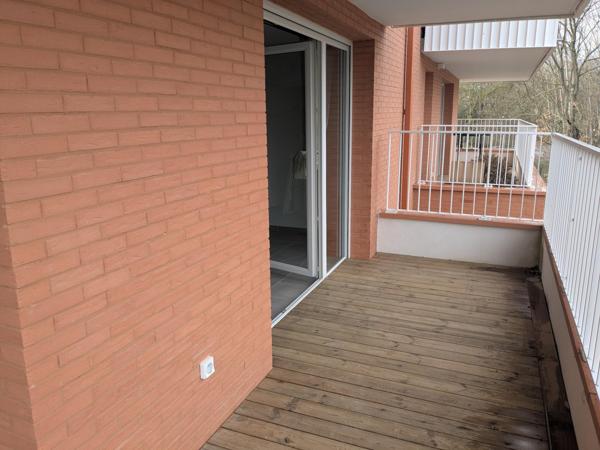 Appartement 2 pièces de 42.9 m2 quasi neuf (6 mois) dans résidence VERT EDEN  quartier Montaudran agrémenté d'une terrasse de 9 m2.