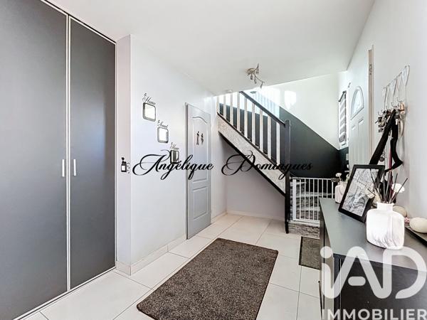 Maison à vendre 10 pièces 242 m² Mézières-sur-Seine