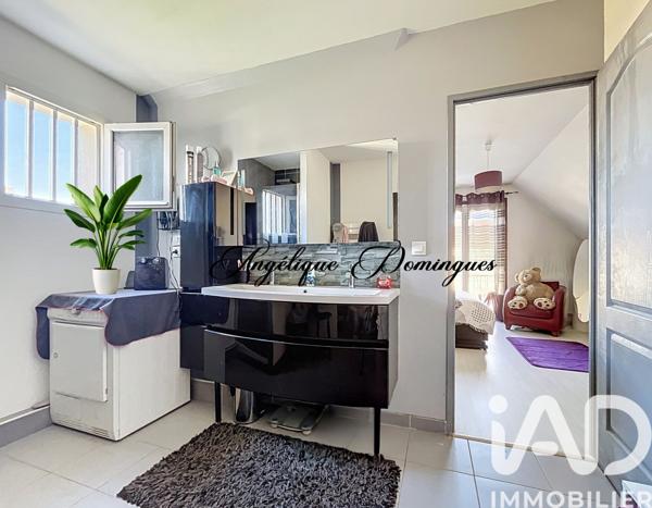 Maison à vendre 10 pièces 242 m² Mézières-sur-Seine