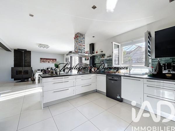 Maison à vendre 10 pièces 242 m² Mézières-sur-Seine