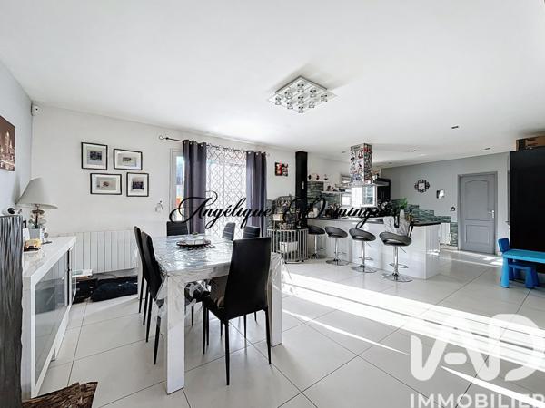 Maison à vendre 10 pièces 242 m² Mézières-sur-Seine