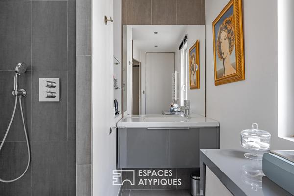 Duplex avec terrasse secrète sur les toits aux Halles