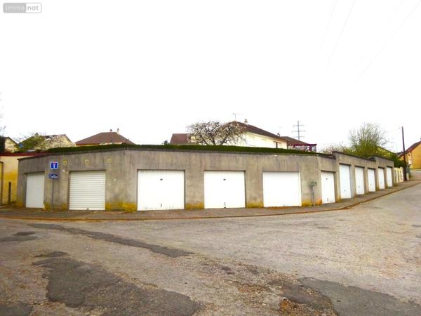 Garage fermé à louer à Nogent-le-Rotrou dans l'Eure-et-Loir (28400), ref : LOC NOG 1020