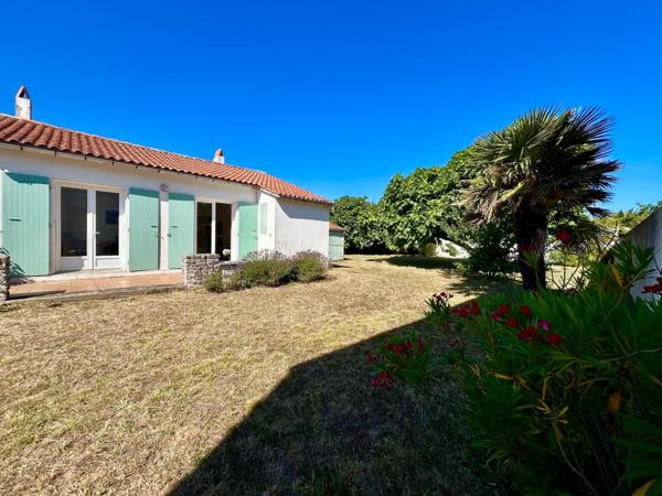 Situé à 180 m de la plage à Saint-Denis-d’Oleron