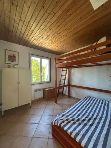 Situé à 180 m de la plage à Saint-Denis-d’Oleron