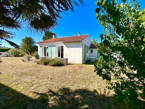 Situé à 180 m de la plage à Saint-Denis-d’Oleron