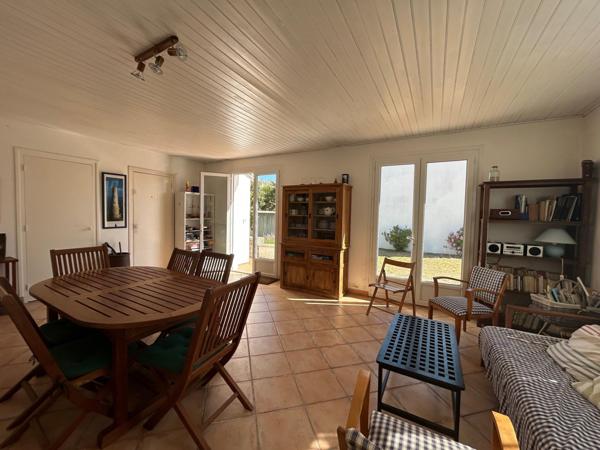 Situé à 180 m de la plage à Saint-Denis-d’Oleron