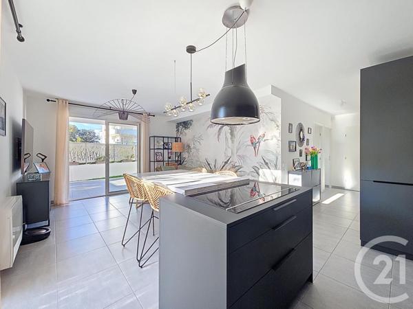 Appartement T3 à vendre  3 pièces - 60 m2 MARSEILLE - 13009