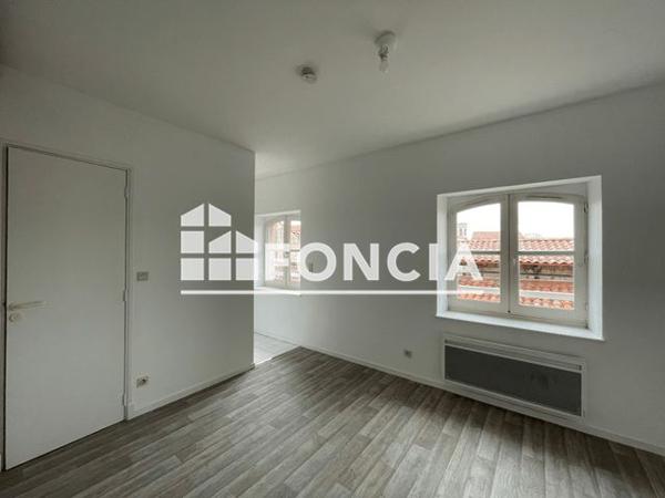 Location Studio 18.9 m² - 24 PLACE DU 8 MAI 45 Castres 81100