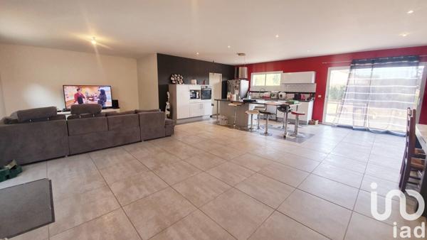 Maison 7 pièces de 170 m² à Ouzilly (86380)