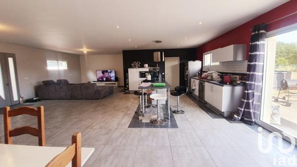 Maison 7 pièces de 170 m² à Ouzilly (86380)