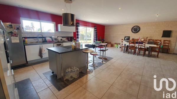 Maison 7 pièces de 170 m² à Ouzilly (86380)