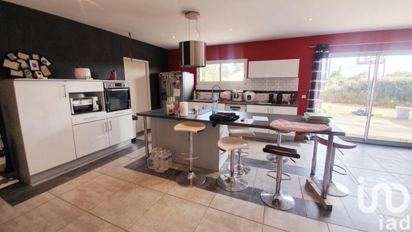 Maison 7 pièces de 170 m² à Ouzilly (86380)