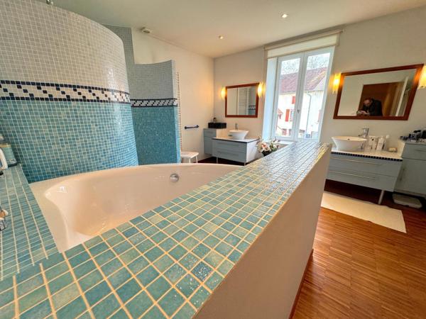 Maison 5 pièces 195 m²