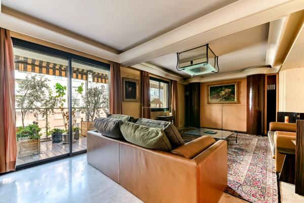 Lyon 6 - Tête d'Or - Appartement de standing de 170,08 m² - 3 chambres - 1 Bureau - 1 Terrasse - 1 Balcon -