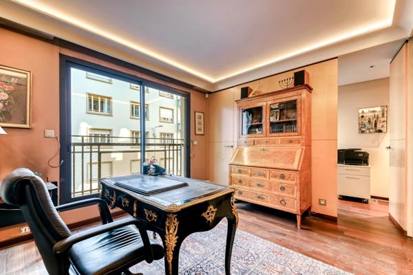 Lyon 6 - Tête d'Or - Appartement de standing de 170,08 m² - 3 chambres - 1 Bureau - 1 Terrasse - 1 Balcon -