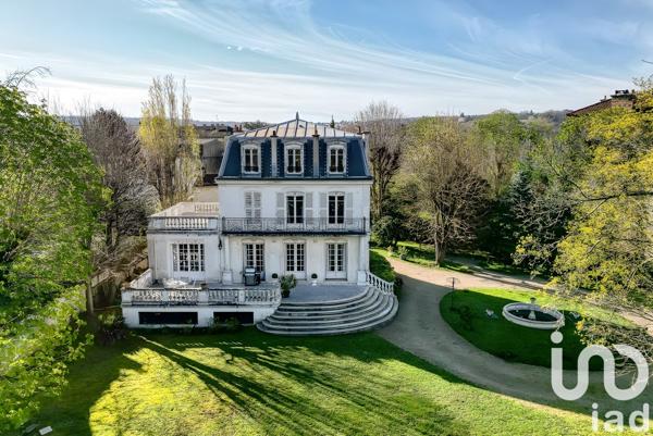 Demeure 11 pièces de 253 m² à Le Vésinet (78110)