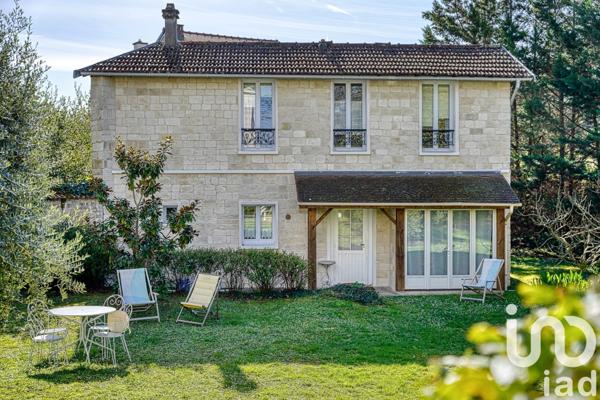 Demeure 11 pièces de 253 m² à Le Vésinet (78110)