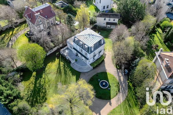 Demeure 11 pièces de 253 m² à Le Vésinet (78110)
