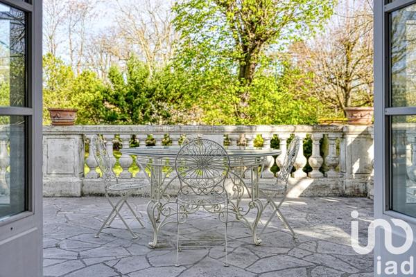 Demeure 11 pièces de 253 m² à Le Vésinet (78110)