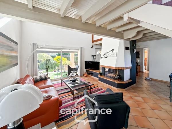 Maison d’architecte rénovée avec piscine – Quartier Chante Cigale à Gujan-Mestras