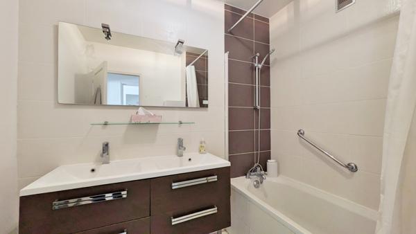 Appartement
         3 pièces
        - 65 m² Exclusivité 600 000 € *