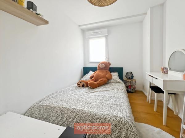 Vezin-le-Coquet – T4 lumineux avec entrée indépendante et parking en sous-sol sécurisé