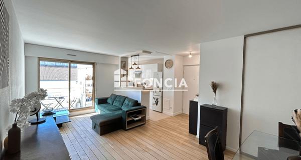 Location Appartement meublé 2 pièces 49.27 m² - Paris 75016