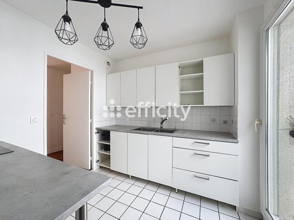 Appartement
         4 pièces
        - 79 m² Exclusivité 550 000 € *
