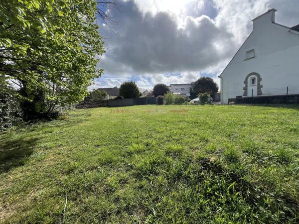 TERRAIN CONSTRUCTIBLE NOYALO CENTRE 660 M²