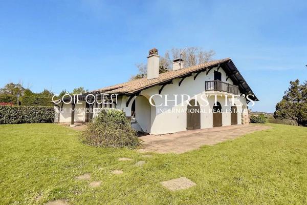 À vendre Urrugne - Villa d'architecte sur un terrain d'un hectare