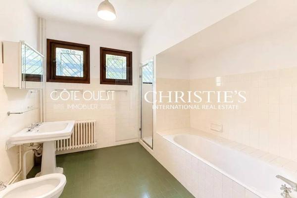 À vendre Urrugne - Villa d'architecte sur un terrain d'un hectare