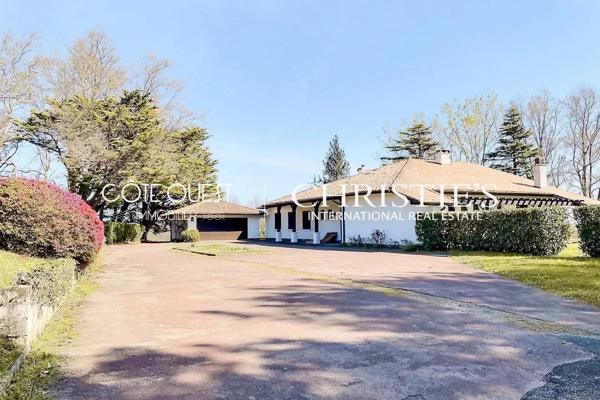 À vendre Urrugne - Villa d'architecte sur un terrain d'un hectare