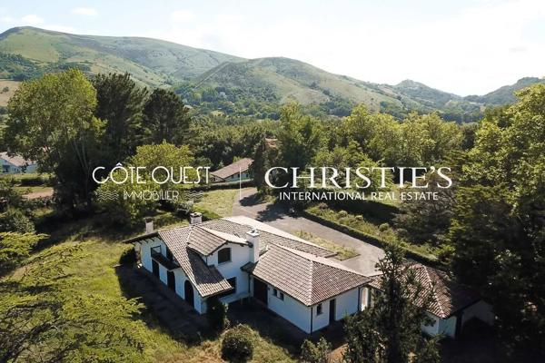 À vendre Urrugne - Villa d'architecte sur un terrain d'un hectare