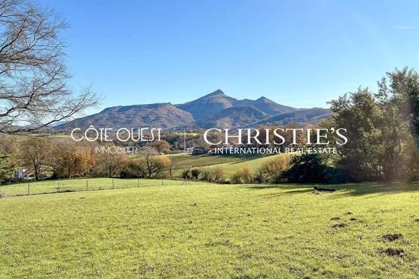 À vendre Urrugne - Villa d'architecte sur un terrain d'un hectare