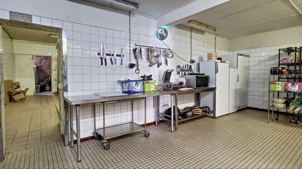 A vendre Immeuble de rapport avec maison T5, Local commercial et appartement