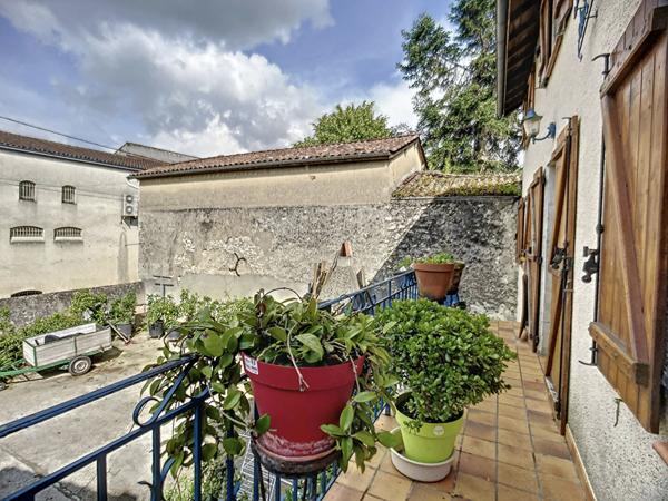 A vendre Immeuble de rapport avec maison T5, Local commercial et appartement