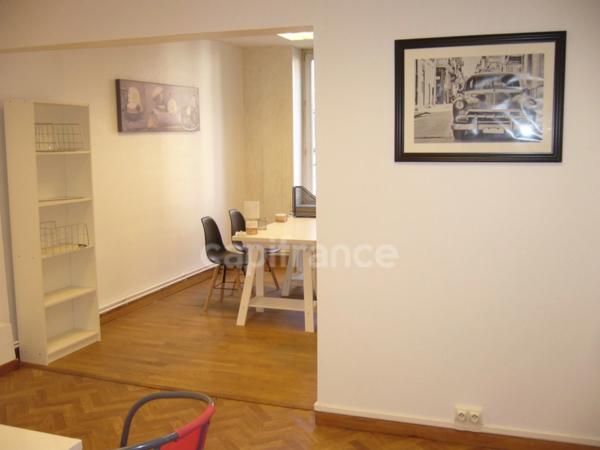 Local/bureau à louer ROUBAIX (59)Bureau meublé 22 m2 Hôtel de ville Roubaix- Zone franche