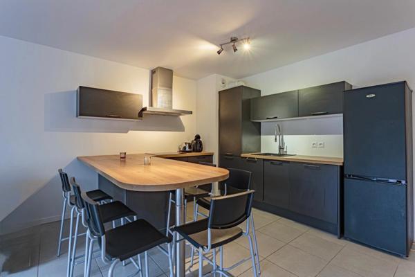 Appartement T4 récent avec terrasse, jardinet et parking en sous-sol