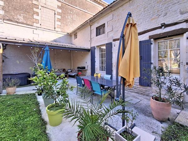 Maison en pierre 3 chambres et garage