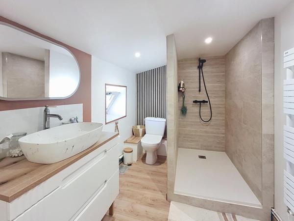 Maison en pierre 3 chambres et garage