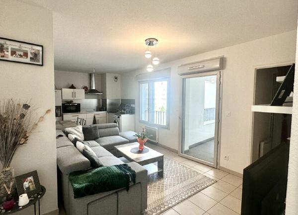 Appartement à vendre    2 pièces • 42,72 m2 Marseille 3