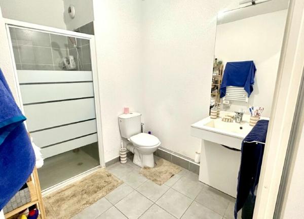 Appartement à vendre    2 pièces • 42,72 m2 Marseille 3