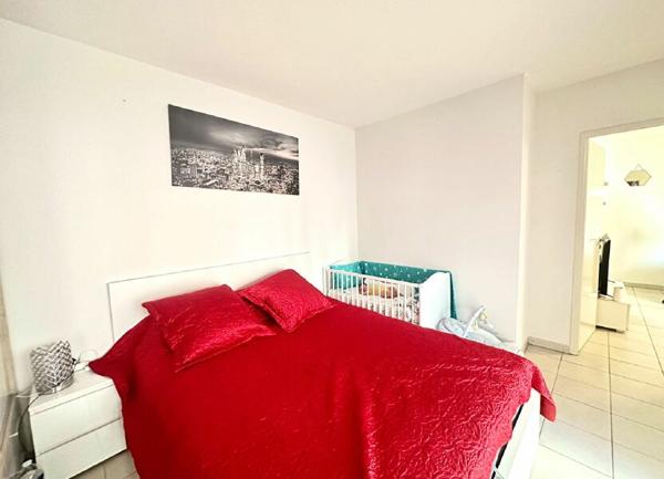 Appartement à vendre    2 pièces • 42,72 m2 Marseille 3