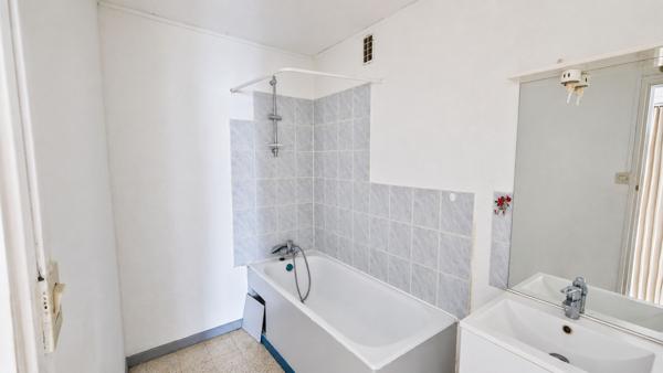 Appartement Nimes 3 pièce(s) 63.01 m2