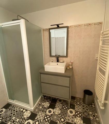 CHALAIS - TRES BELLE MAISON DE VILLE 175 m2