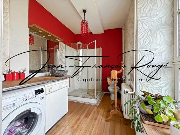 Rare à la vente, à la limite entre Agneaux et Saint-Lô, charmante maison en pierres de 164 m² datant du 19ème !!!